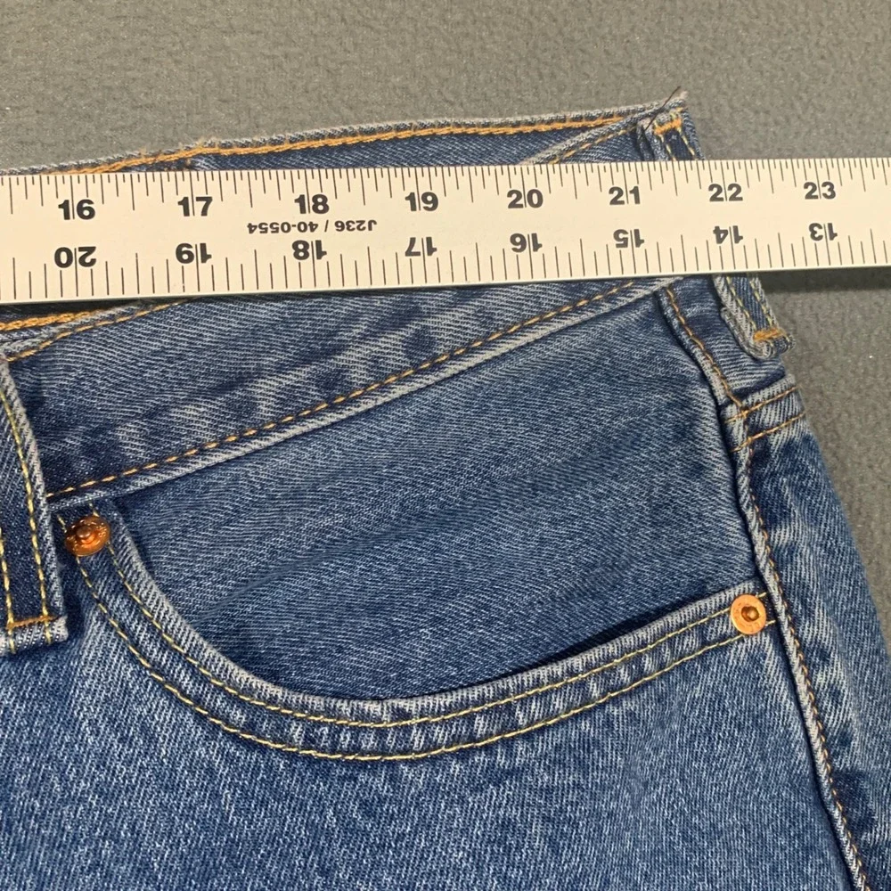 Levi's 550 Relaxed Fit Jeans Mens 46x30 Blue Tapered Leg Medium Wash Denim